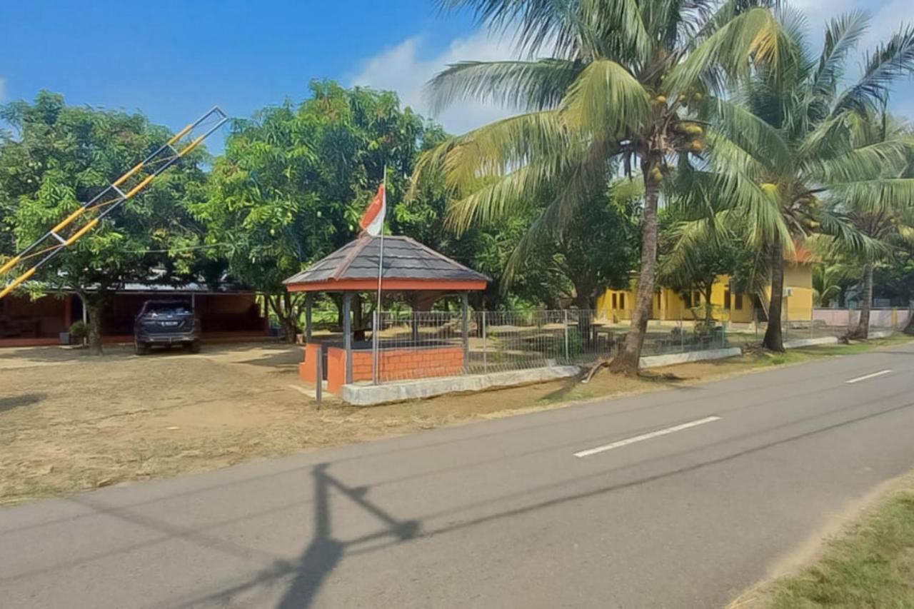 Aa Bungsu Syariah Balekambang Ciletuh Sukabumi Redpartner Hotel Cilowa Exterior foto
